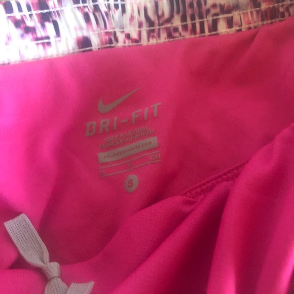 Fun patterned Nike running shorts - Picture 2 of 2